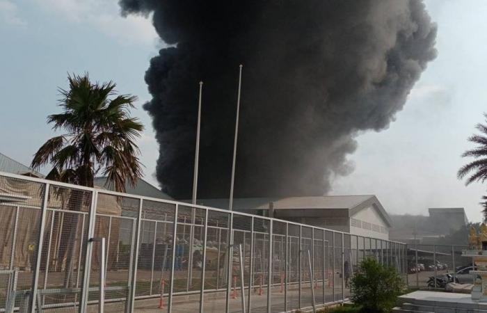 A fire occurred! Foam factory, ‘Rojana’ estate, is worried about a lot of chemicals. The fire is still not calm