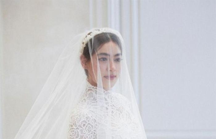 Take a look at Kimberly – Mark Prin’s wedding dress from the famous brand DIOR, beautiful and stunning in every detail.
